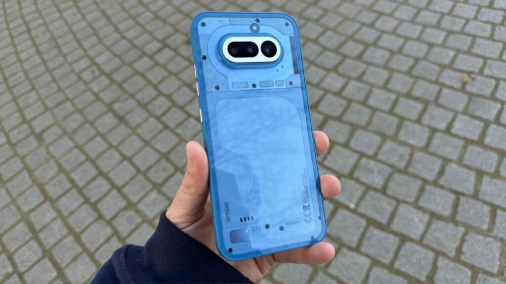 su móvil barato vendrá con una única cámara trasera y diseño transparente