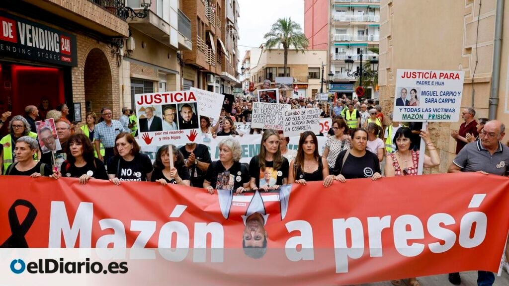una manifestación recorre Paiporta, zona cero de la dana, para exigir que deje el escaño