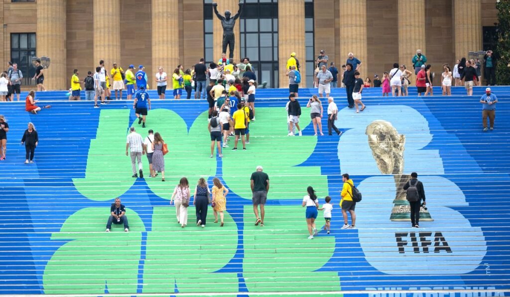 ‘Fantastic’ hosts are wowing World Cup travelers, dispelling anti-U.S. buzz that preceded tournament ‘Fantastic’ hosts are wowing World Cup travelers, dispelling anti-U.S. buzz that preceded tournament
