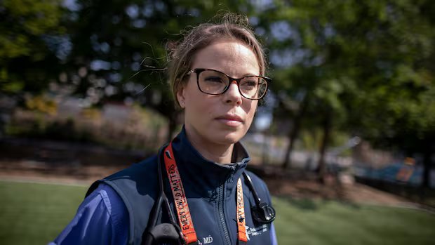 1 in 10 emergency physicians leaving Canadian ERs, national survey suggests 1 in 10 emergency physicians leaving Canadian ERs, national survey suggests