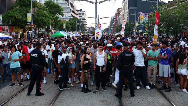 2 people dead, multiple injured after shooting at Toronto street festival 2 people dead, multiple injured after shooting at Toronto street festival