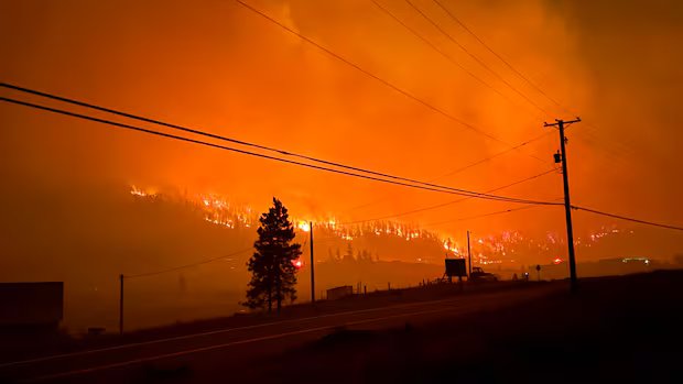 2 wildfires burning near Clinton, B.C., merge 2 wildfires burning near Clinton, B.C., merge