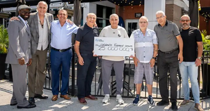 9 Quebecers share $25M Lotto Max jackpot winnings – Montreal 9 Quebecers share $25M Lotto Max jackpot winnings - Montreal