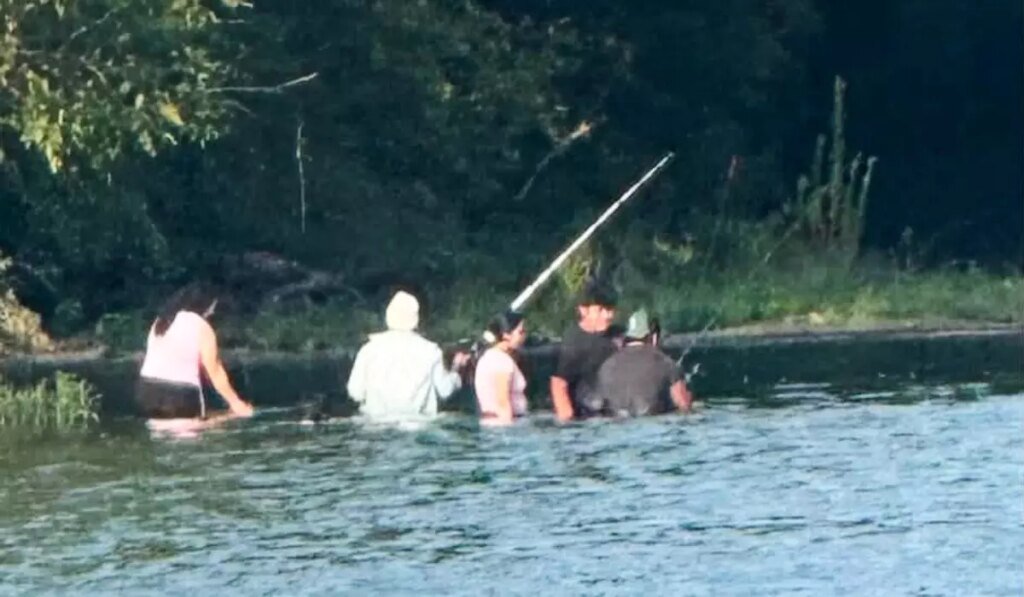 A passing boater’s photograph may be the 5 adults who drowned in Ohio