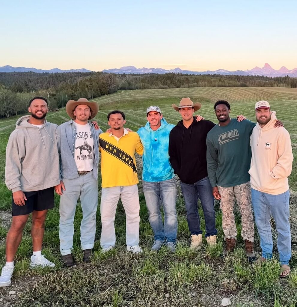 Aaron Rodgers Asks ‘Is It Still Blurry?’ and Offers No Follow-Up Aaron Rodgers Asks ‘Is It Still Blurry?’ and Offers No Follow-Up