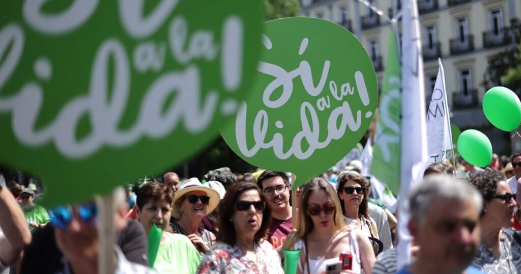 Abortion battle flares over law pushed by Madrid conservatives – POLITICO Abortion battle flares over law pushed by Madrid conservatives – POLITICO