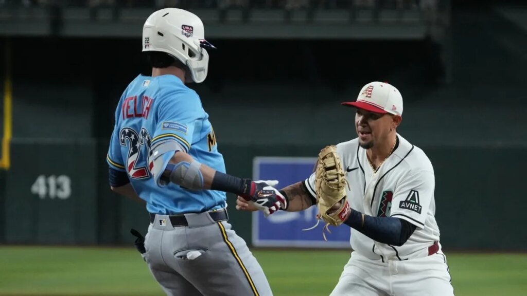Adrian Del Castillo belts 3-run homer to power Diamondbacks past Brewers Adrian Del Castillo belts 3-run homer to power Diamondbacks past Brewers