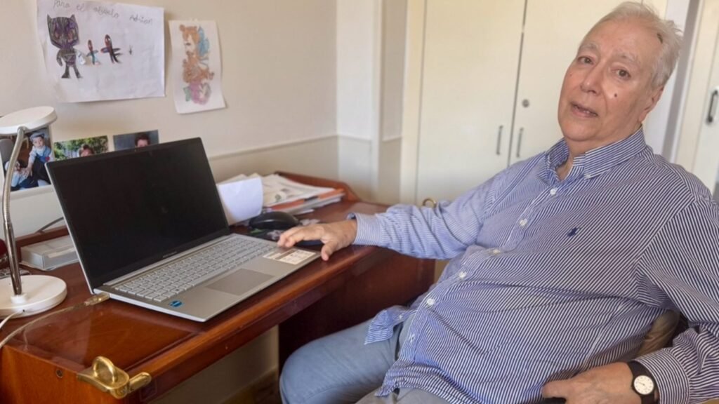 Adrián Moure, el octogenario madrileño que emprende desde su residencia de mayores