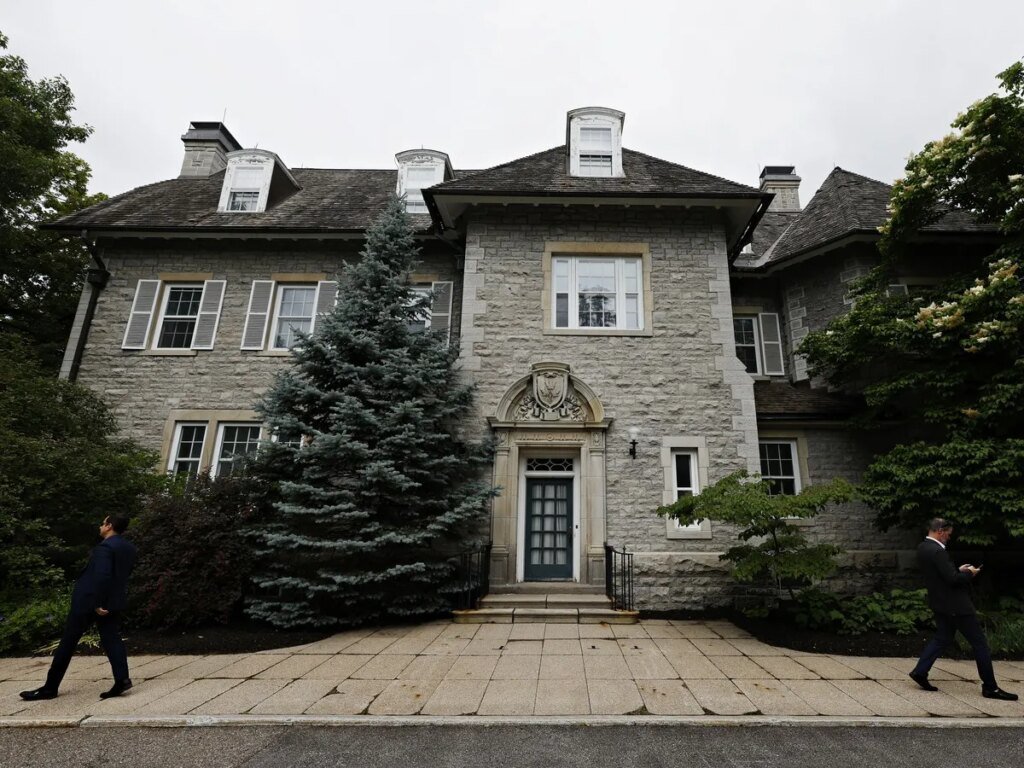 After a month, Canadians have donated 1.5% of 24 Sussex Drive goal After a month, Canadians have donated 1.5% of 24 Sussex Drive goal