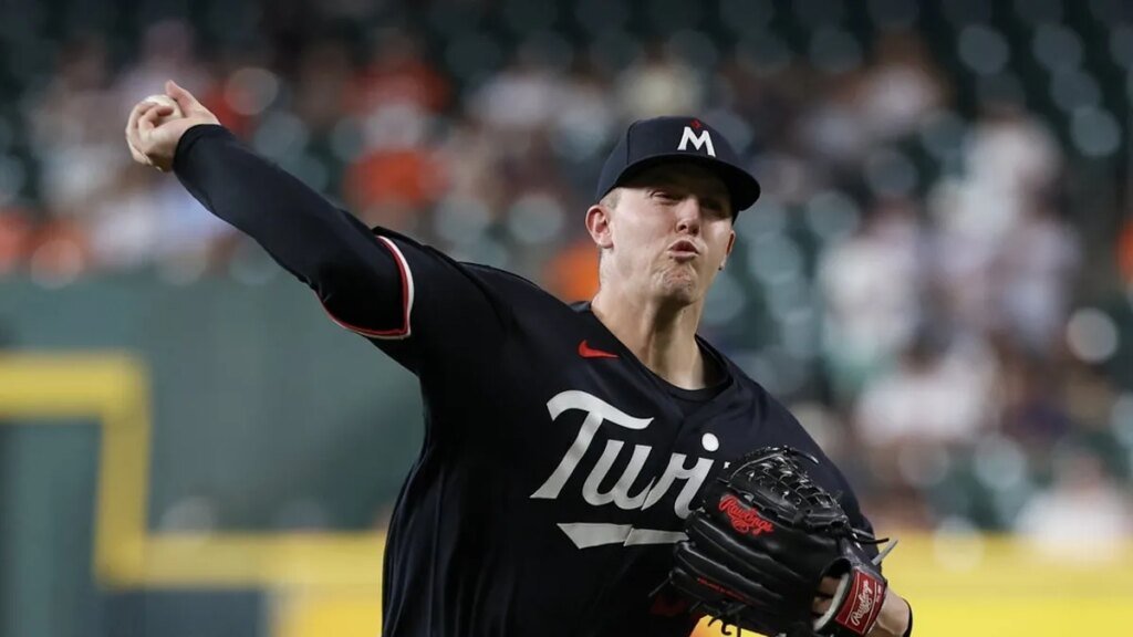 After ending skid, Yankees look to continue hold on Twins After ending skid, Yankees look to continue hold on Twins