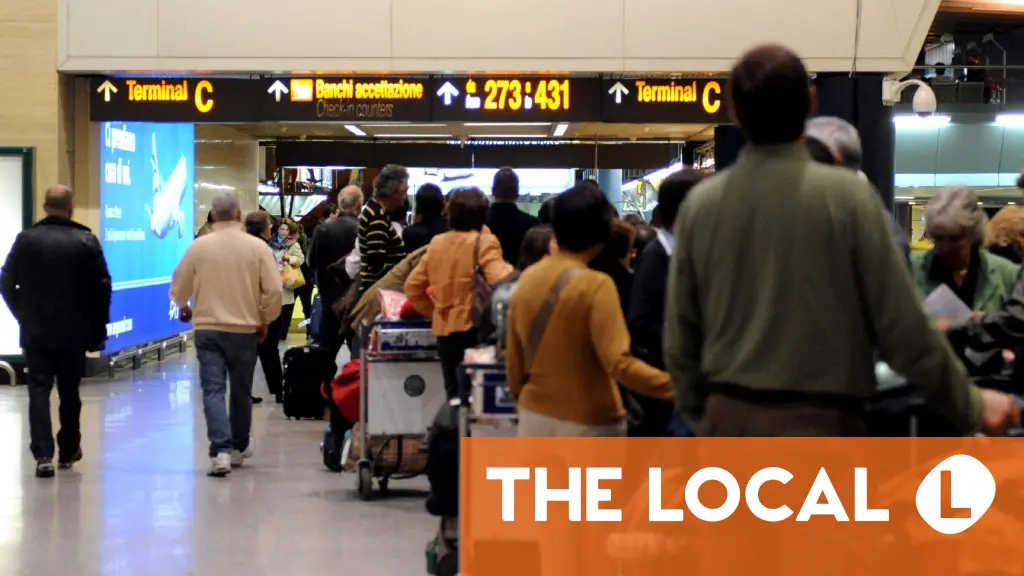 Airport bosses warn EU’s new border checks triple waiting times for Brits Airport bosses warn EU's new border checks triple waiting times for Brits