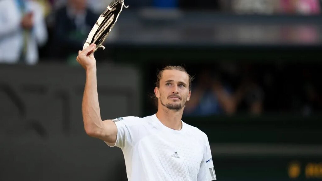 Alexander Zverev now No. 2, ahead of injured Carlos Alcaraz Alexander Zverev now No. 2, ahead of injured Carlos Alcaraz