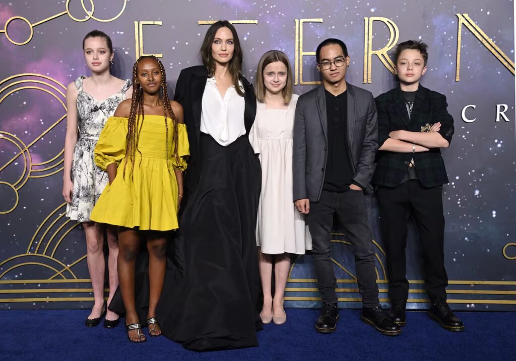All the Jolie-Pitt kids are now adults, and all of them have dropped the ‘Pitt’: the official end of ‘Brangelina’ | People All the Jolie-Pitt kids are now adults, and all of them have dropped the ‘Pitt’: the official end of ‘Brangelina’ | People