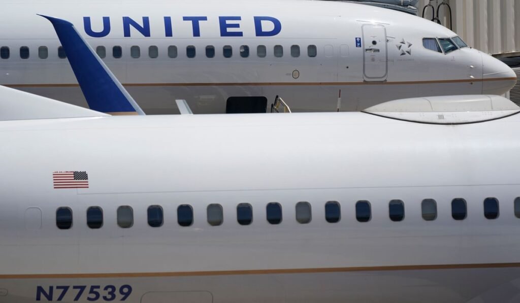 An empty middle seat is the latest perk United Airlines will offer on some flights An empty middle seat is the latest perk United Airlines will offer on some flights