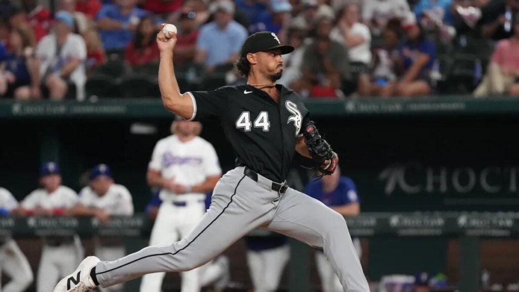 Andrew Benintendi delivers winning runs as White Sox separate from Rangers Andrew Benintendi delivers winning runs as White Sox separate from Rangers