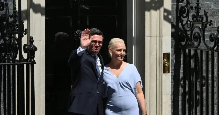 Andy Burnham sworn in as new U.K. prime minister, replacing Keir Starmer – National Andy Burnham sworn in as new U.K. prime minister, replacing Keir Starmer - National
