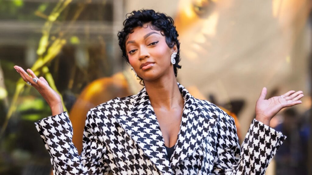 Angel Reese Breaks The Internet In Gold Swimsuit (PHOTOS) Angel Reese Breaks The Internet In Gold Swimsuit (PHOTOS)