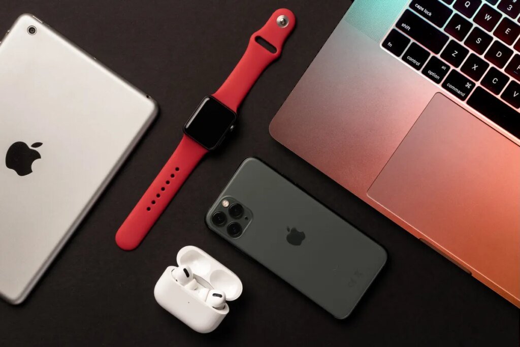Apple stockpiles inventory as it braces for 'significant supply constraints'