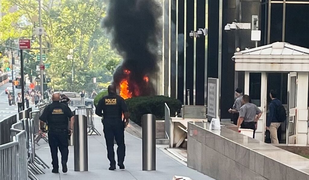 Arson charge lodged against ex-Army soldier in fiery attack on Manhattan federal building Arson charge lodged against ex-Army soldier in fiery attack on Manhattan federal building