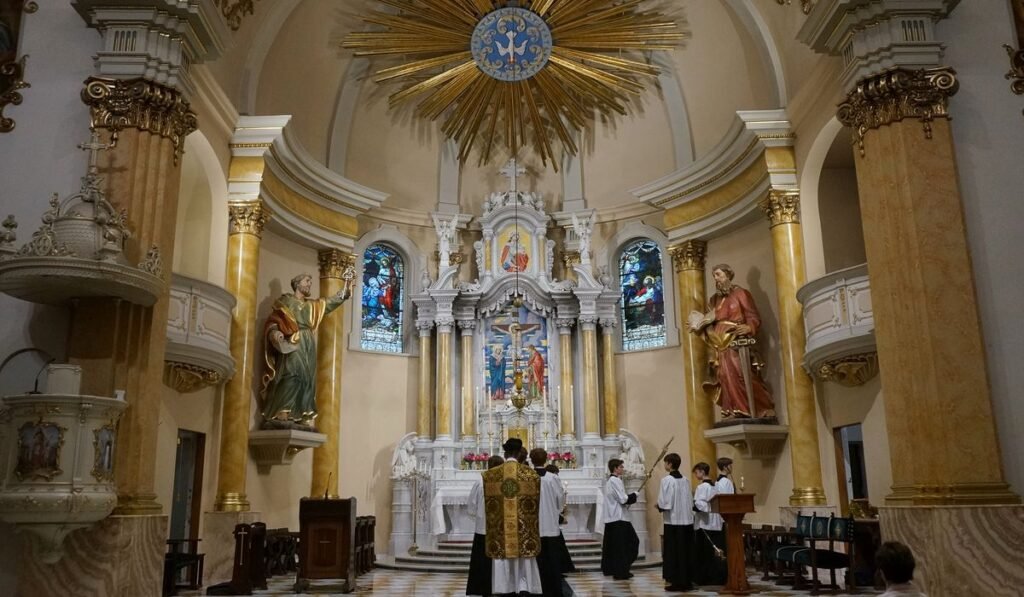As Pope Leo faces traditionalists’ schism, a Minnesota church merges old customs with fidelity As Pope Leo faces traditionalists’ schism, a Minnesota church merges old customs with fidelity