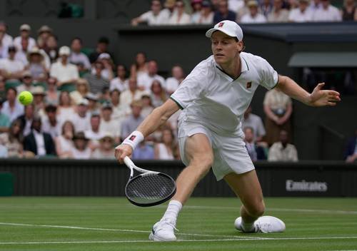 Avanzan Sabalenka y Sinner en Wimbledon Avanzan Sabalenka y Sinner en Wimbledon