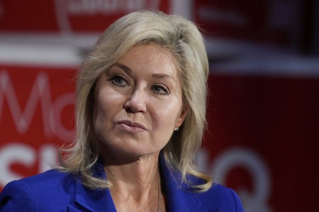 Bonnie Crombie to run for mayor of Mississauga, Ont., vying for her old job