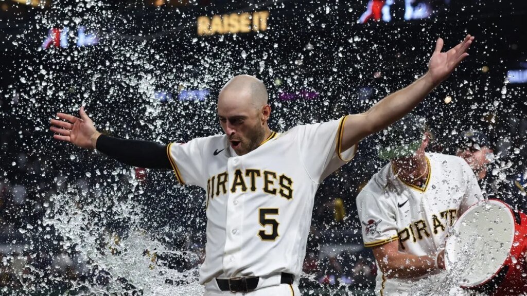 Brandon Lowe's heroics help Pirates down Diamondbacks in 10
