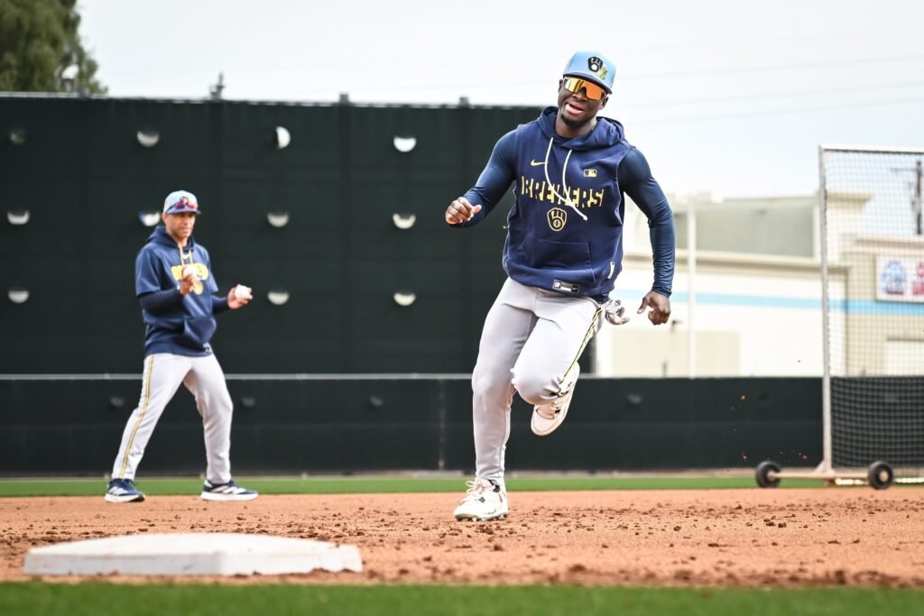 Brewers To Promote Luis Lara Brewers To Promote Luis Lara