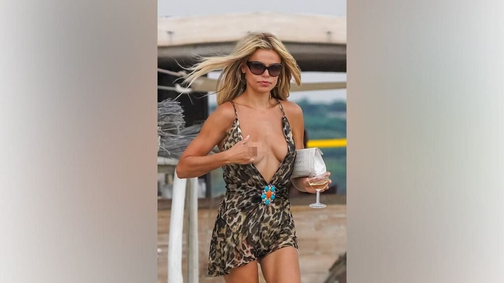 Brooks Nader sufre un desperfecto en el vestuario del Club 55 de Saint-Tropez – Celebrity Land