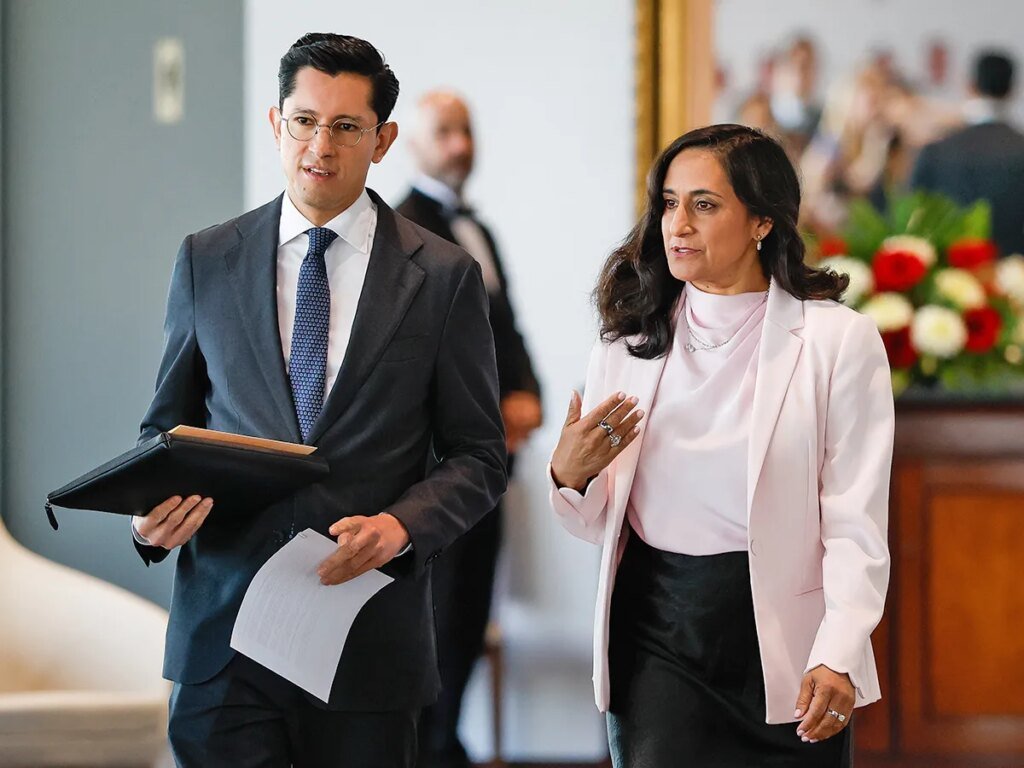 Canada, Mexico agree to team up to fight U.S. auto tariffs Canada, Mexico agree to team up to fight U.S. auto tariffs
