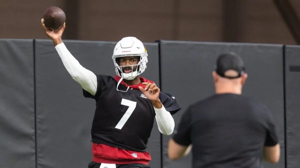 Cardinals agree to sweetened $15.5M deal with QB Jacoby Brissett Cardinals agree to sweetened $15.5M deal with QB Jacoby Brissett