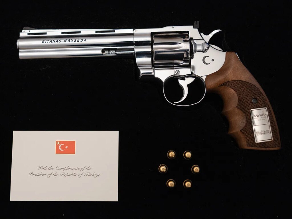 Carney says engraved gun from Turkey's Erdogan 'not what I expected' Carney says engraved gun from Turkey's Erdogan 'not what I expected'