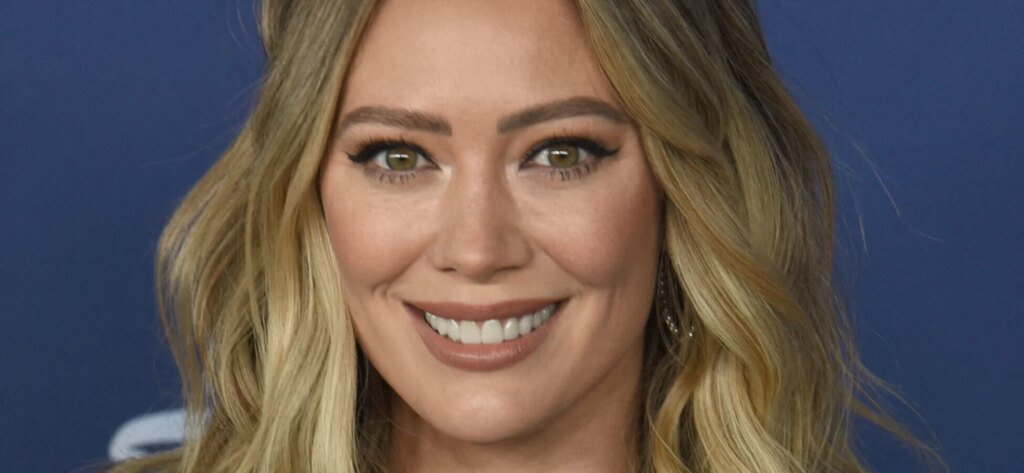 Chaos Erupts At Hilary Duff Concert As Fight Breaks Out Chaos Erupts At Hilary Duff Concert As Fight Breaks Out