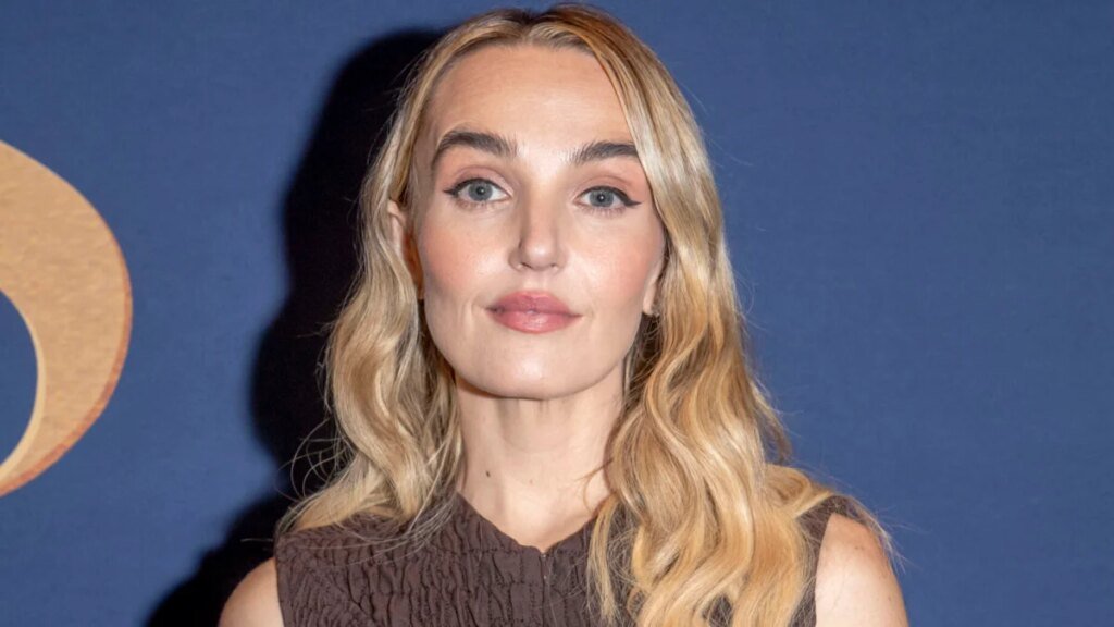 Chloe Fineman Faces Claims Of Backstage Tension After ‘SNL’ Exit Chloe Fineman Faces Claims Of Backstage Tension After 'SNL' Exit