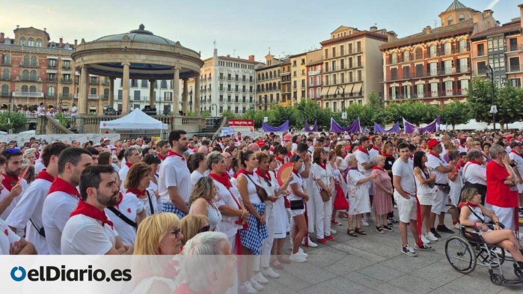 Cientos de personas condenan en Pamplona la agresión sexual a una mujer durante los Sanfermines