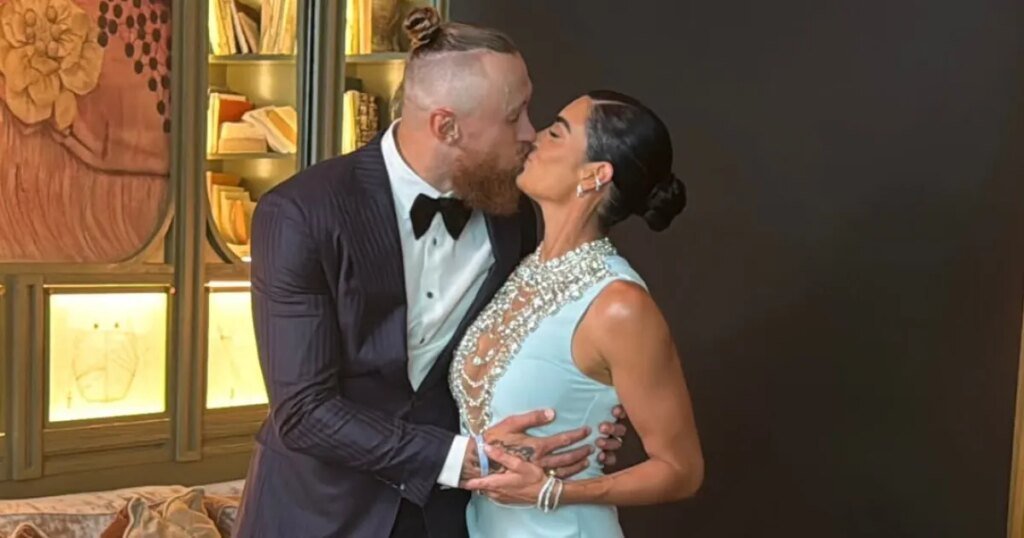 Claire Kittle Has Wardrobe Mishap Before Taylor Swift Wedding Claire Kittle Has Wardrobe Mishap Before Taylor Swift Wedding