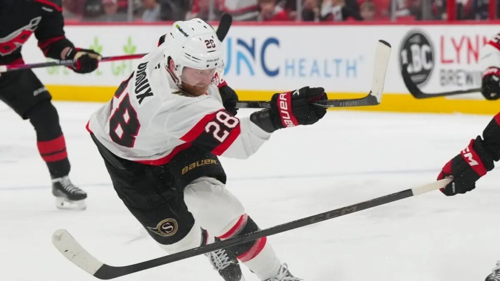 Claude Giroux signs one-year deal to return to Senators