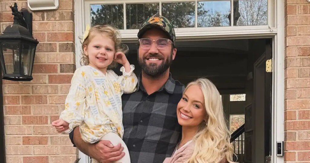 Country Singer RaeLynn Files for Divorce From Husband Josh Country Singer RaeLynn Files for Divorce From Husband Josh
