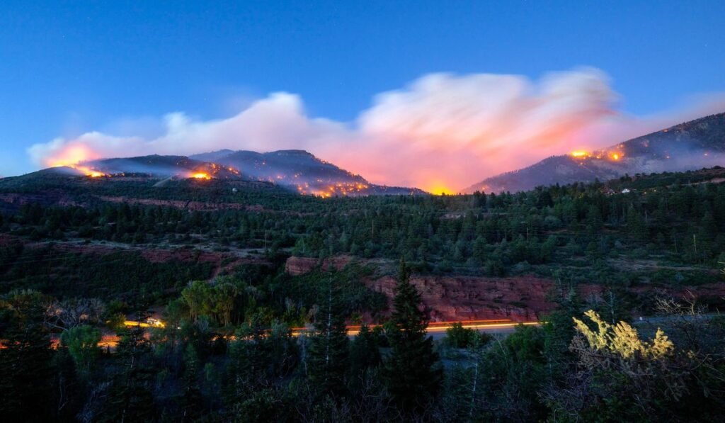 Crash of an aircraft helping to fight a Colorado wildfire leaves the pilot dead Crash of an aircraft helping to fight a Colorado wildfire leaves the pilot dead
