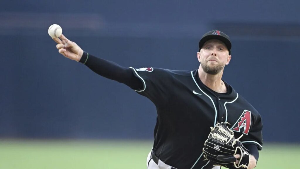 D-Backs’ Merrill Kelly shuts down Padres to earn series split D-Backs' Merrill Kelly shuts down Padres to earn series split