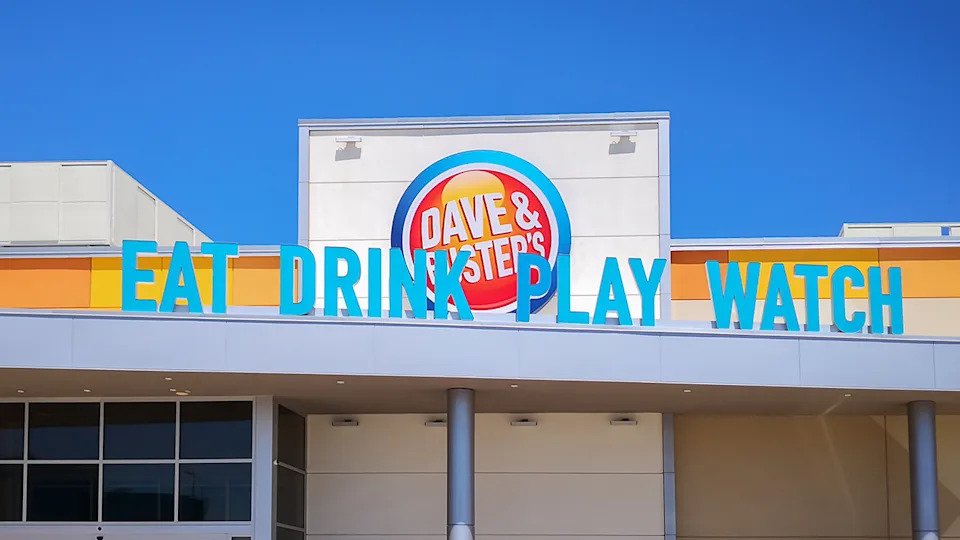 Dave & Buster’s avanza hacia la vida nocturna con series rave a nivel nacional – Celebrity Land Dave & Buster’s avanza hacia la vida nocturna con series rave a nivel nacional – Celebrity Land