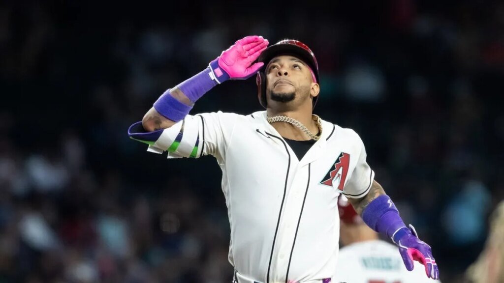 Diamondbacks cruise to win, remain unbeaten vs. Giants
