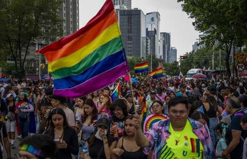 Discriminación dispara riesgo de suicidio en la población LGBT+, alertan Discriminación dispara riesgo de suicidio en la población LGBT+, alertan