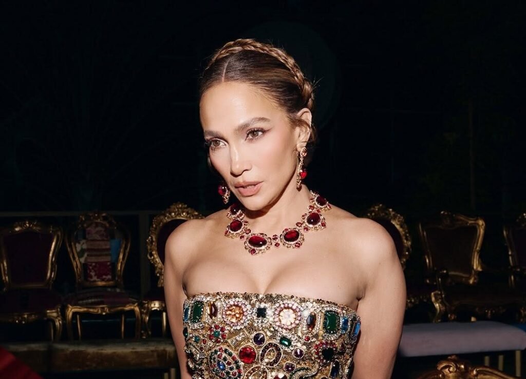 Dolce And Gabbana’s Alta Moda Roma 2025 Collection Brings Crystal Embroidery To Life
