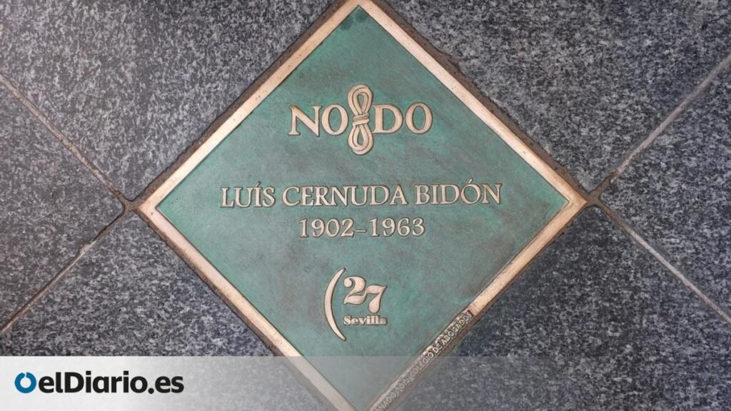 Dos erratas en la placa homenaje al poeta Luis Cernuda obligan al Ayuntamiento de Sevilla a retirarla a los cuatro días Dos erratas en la placa homenaje al poeta Luis Cernuda obligan al Ayuntamiento de Sevilla a retirarla a los cuatro días