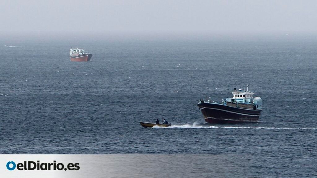EEUU lanza una “potente” ofensiva contra Irán mientras revoca la moratoria para la venta de petróleo tras los ataques en Ormuz EEUU lanza una "potente" ofensiva contra Irán mientras revoca la moratoria para la venta de petróleo tras los ataques en Ormuz