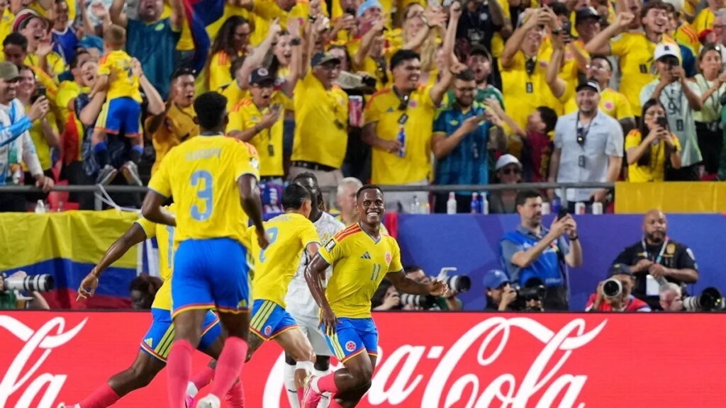 Early goal carries Colombia past Ghana, into round of 16 Early goal carries Colombia past Ghana, into round of 16