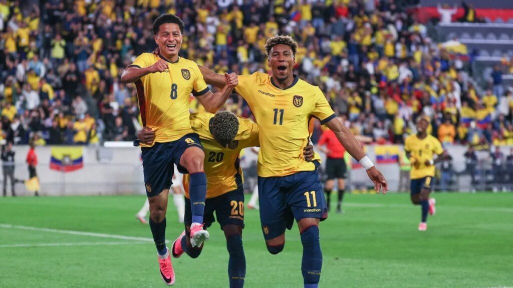 Ecuador files FIFA complaint over Mexico fans' disturbance