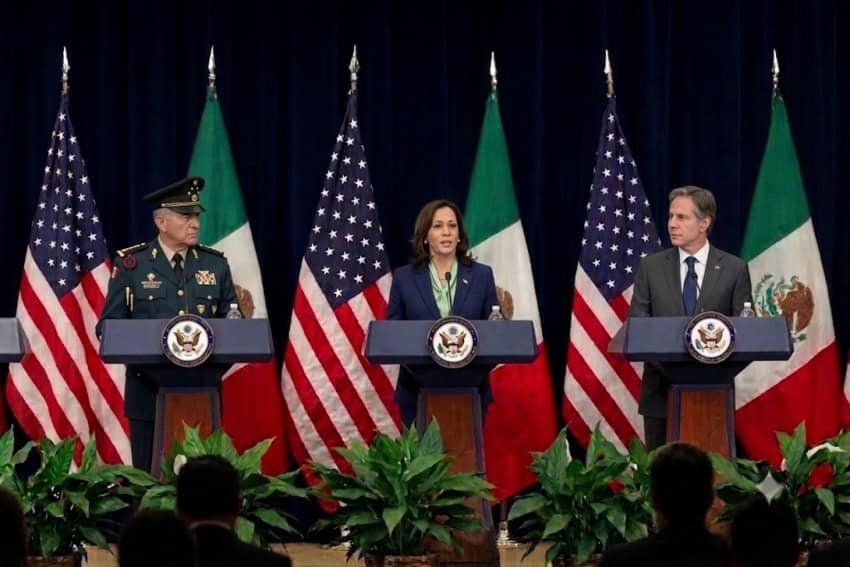 El Jalapeño: US and Mexican officials spend 6 hours negotiating who stands where at joint cartel raid press conference El Jalapeño: US and Mexican officials spend 6 hours negotiating who stands where at joint cartel raid press conference