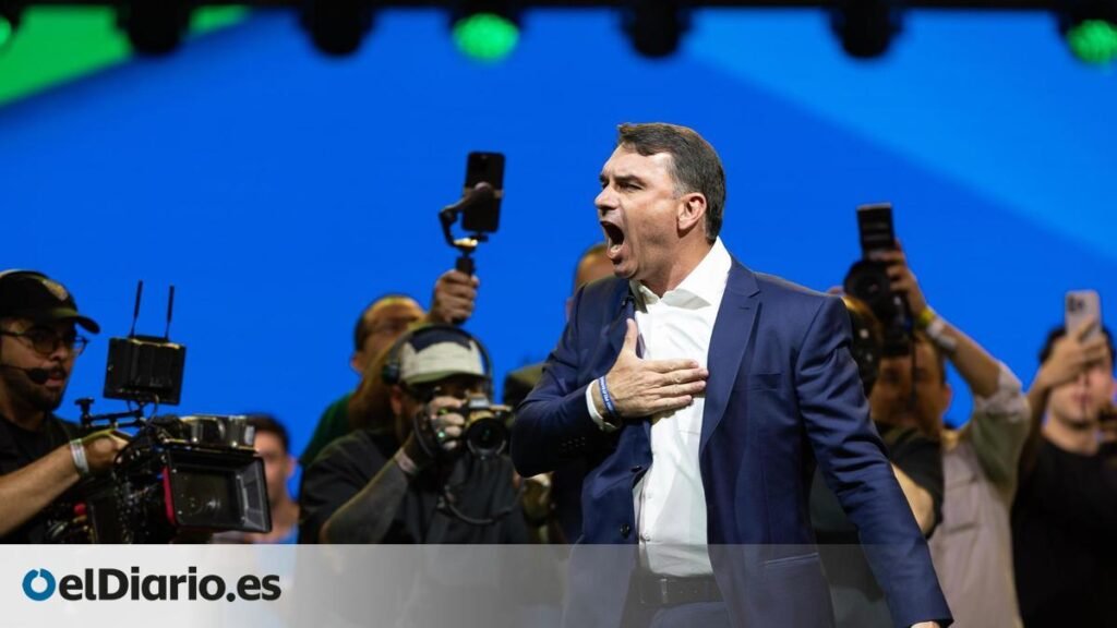 El partido de Bolsonaro proclama a su hijo Flávio como candidato presidencial de la ultraderecha brasileña El partido de Bolsonaro proclama a su hijo Flávio como candidato presidencial de la ultraderecha brasileña